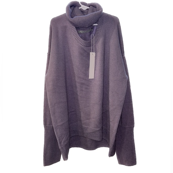 one grey day Tops - One Grey Day Pull over sweater with turtle neck